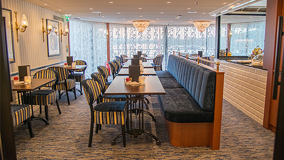 Tauck MS Sapphire Interior Arthur's.jpg